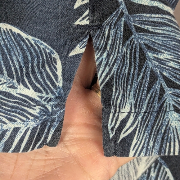 Caribbean Medium Silk/Cotton Blend Button Down Shirt Hawaiian Navy/White - Picture 4 of 9